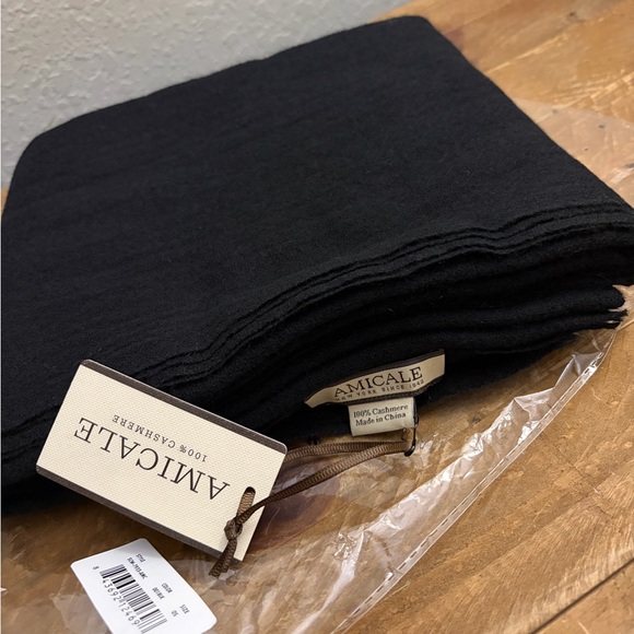 Amicale Cashmere Midnight Black Wrap - Picture 1 of 9